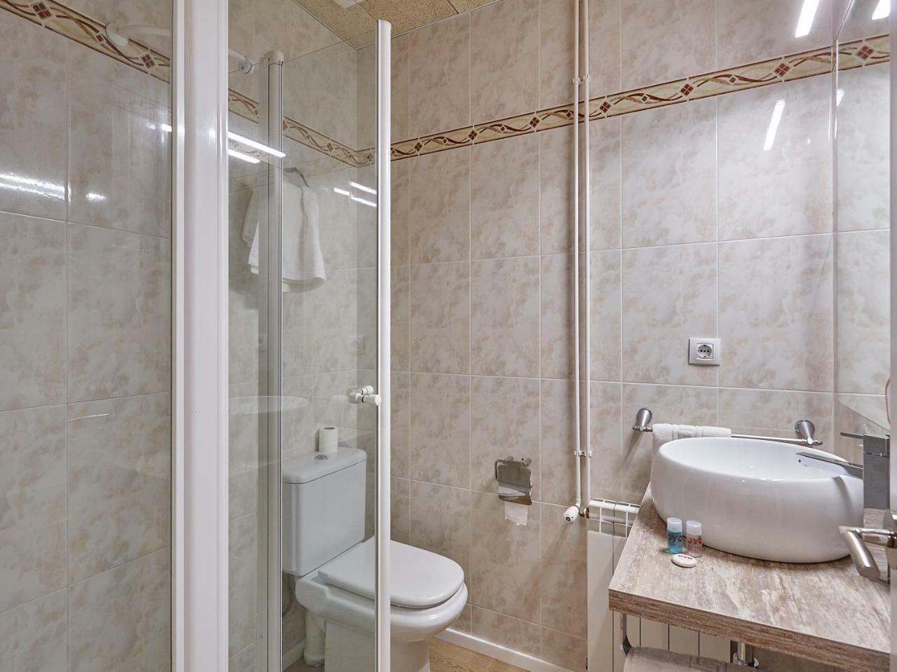 סרברה Hostal Nobadis מראה חיצוני תמונה
