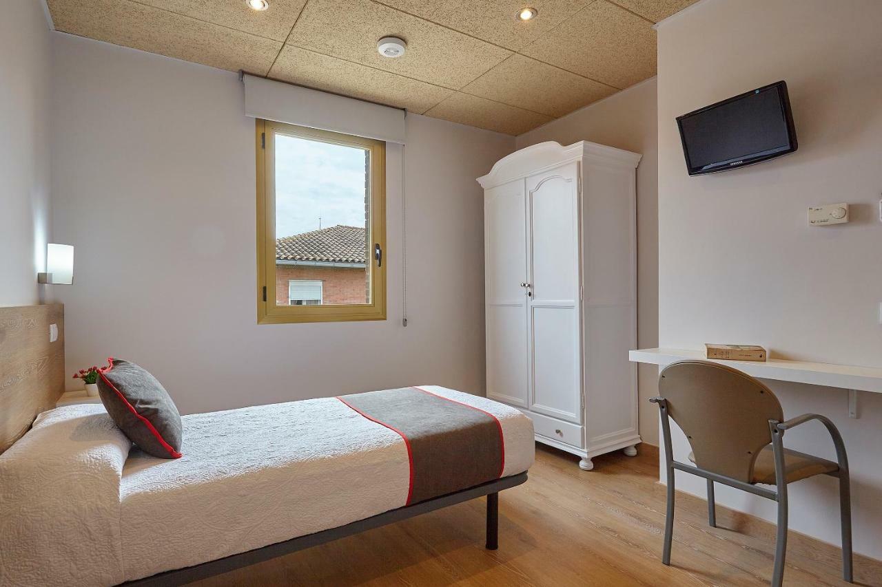 סרברה Hostal Nobadis מראה חיצוני תמונה