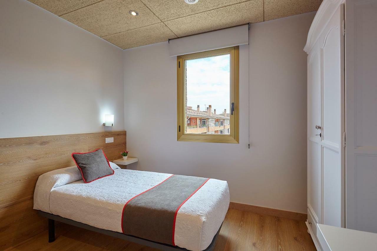 סרברה Hostal Nobadis מראה חיצוני תמונה